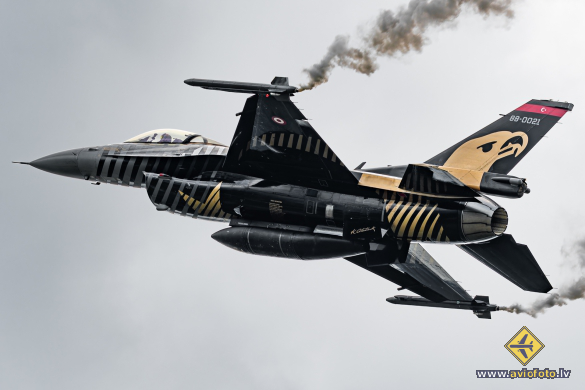 General Dynamics (TUSAS) F-16C Fighting Falcon (401)